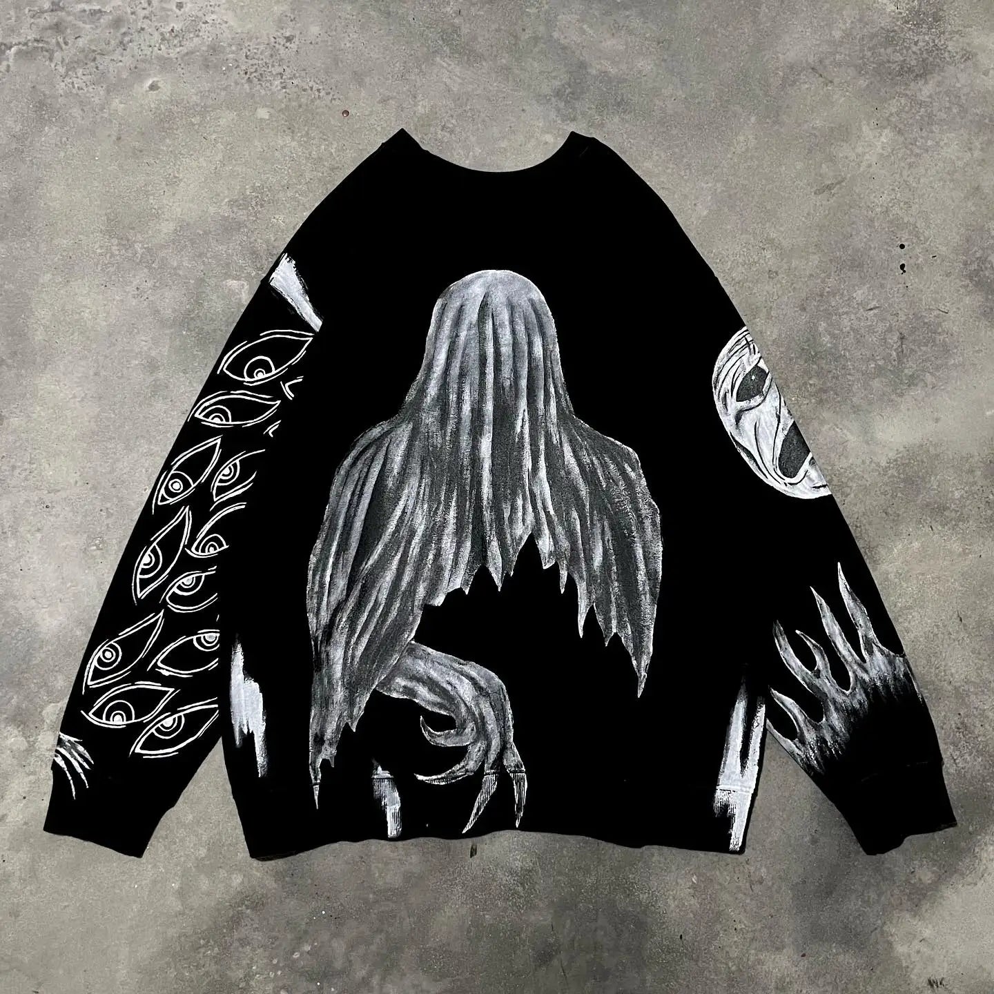 Eerie Style Graphic Print Hoodie